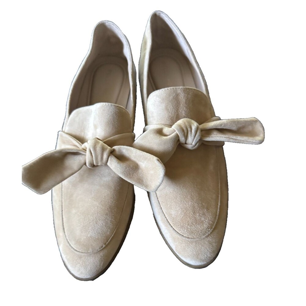 NWOT Pelle Moda Beige Suede Loafers with Bow Size 10M